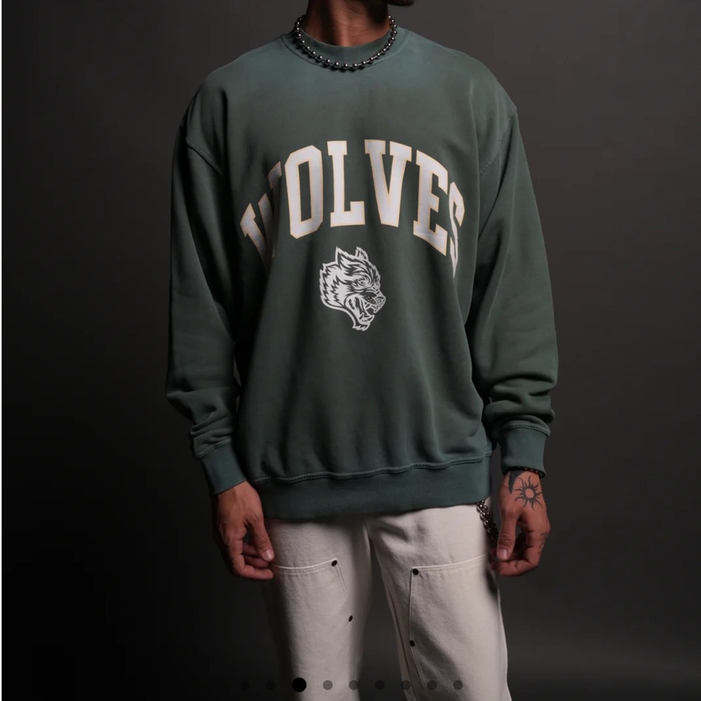 NWT Darc Sport LOYALTY LONDON UNISEX CREWNECK HUNTER GREEN DRIFTWASH ( Size L )